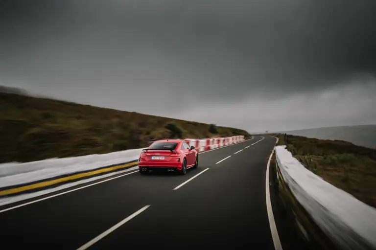 Audi TTS 2019 - 11
