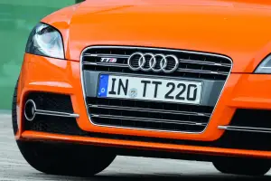 Audi TTS Coupé Facelift 2011 - 4