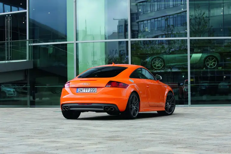 Audi TTS Coupé Facelift 2011 - 11