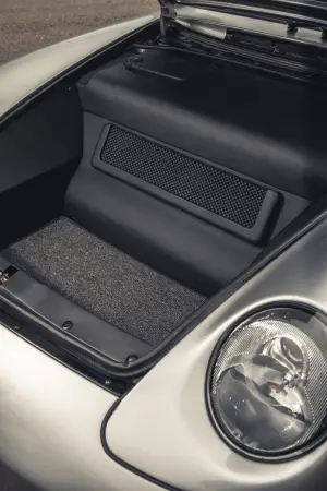AutoArt 993R Porsche 911 restomod - Foto - 3