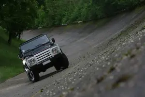 Aznom Land Rover Defender - 13