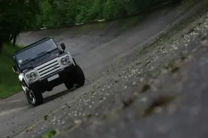 Aznom Land Rover Defender - 14