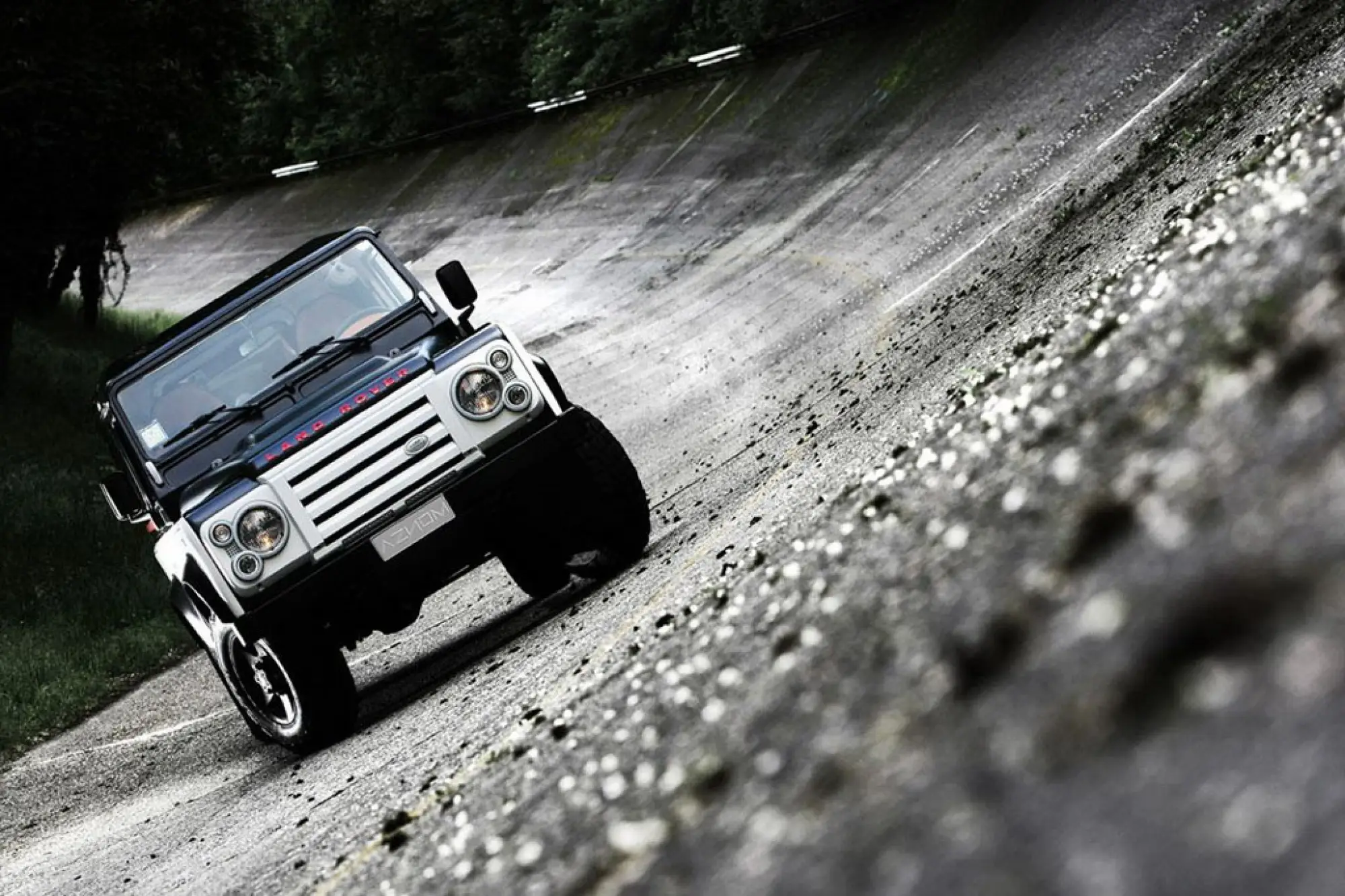 Aznom Land Rover Defender - 15