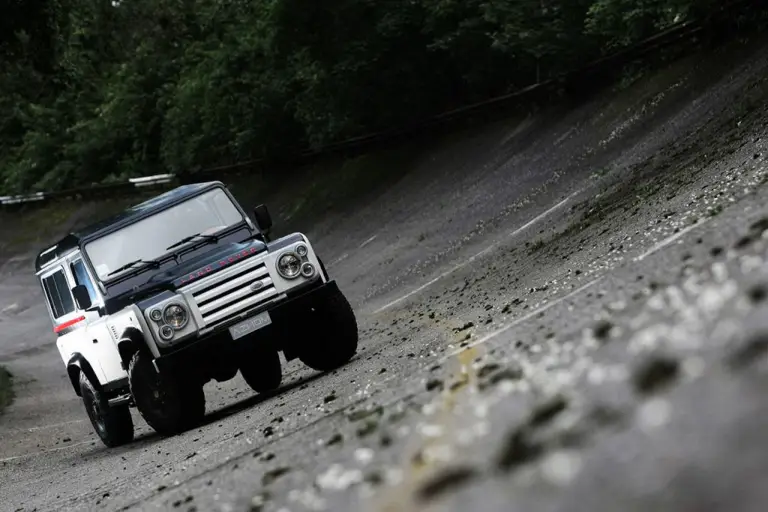 Aznom Land Rover Defender - 17