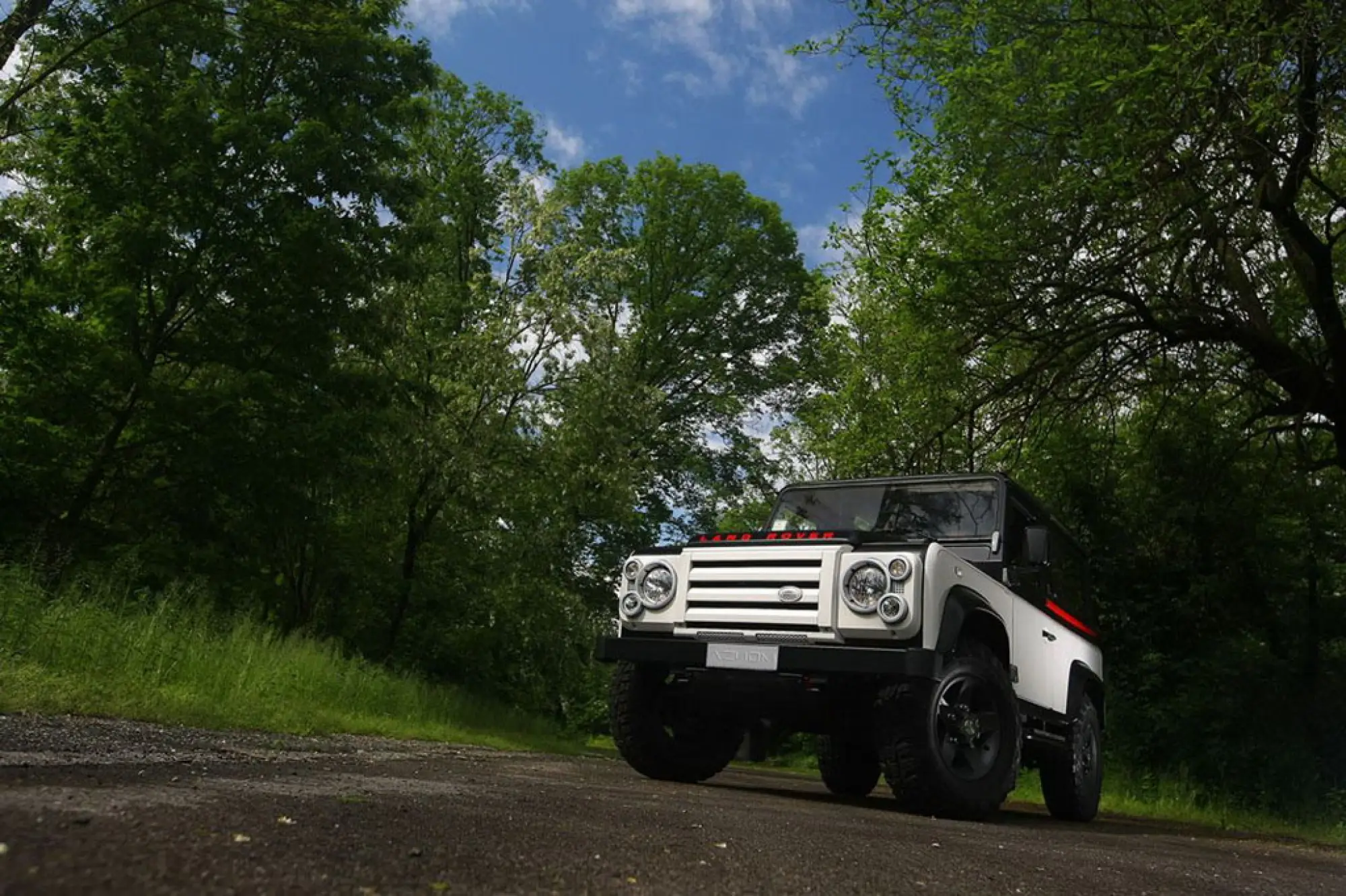 Aznom Land Rover Defender - 20