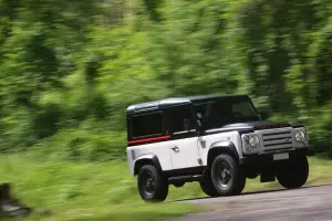 Aznom Land Rover Defender - 23