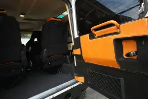 Aznom Land Rover Defender - 31