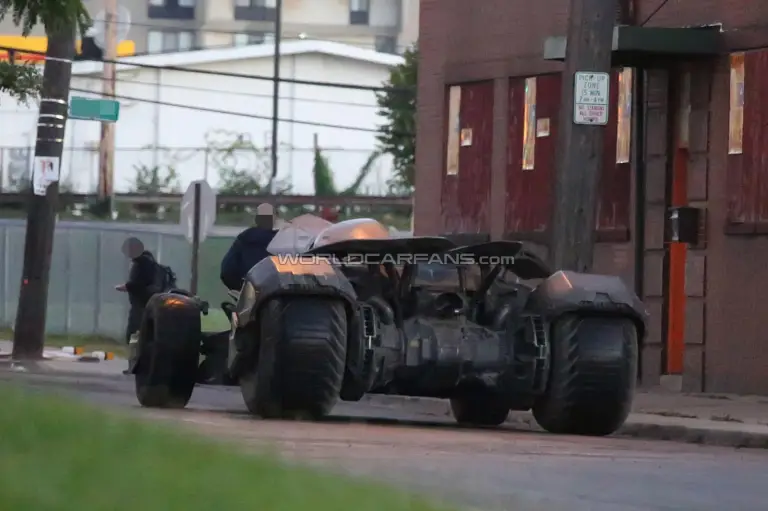 Batmobile - Riprese del Film Batman vs Superman: Dawn of Justice - 16