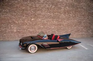 Batmobile ufficiale 1963 all\'asta - 5