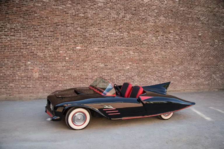 Batmobile ufficiale 1963 all\'asta - 5