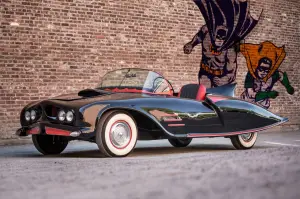 Batmobile ufficiale 1963 all\'asta - 13