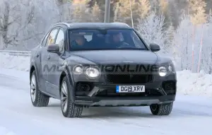 Bentley Bentayga 2021 - Foto spia 28-11-2019