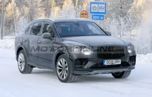Bentley Bentayga 2021 - Foto spia 28-11-2019