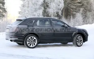 Bentley Bentayga 2021 - Foto spia 28-11-2019
