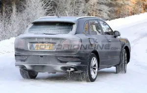 Bentley Bentayga 2021 - Foto spia 28-11-2019
