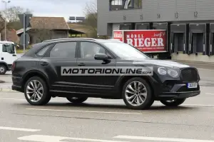 Bentley Bentayga facelift - Foto spia 3-6-2020 - 5