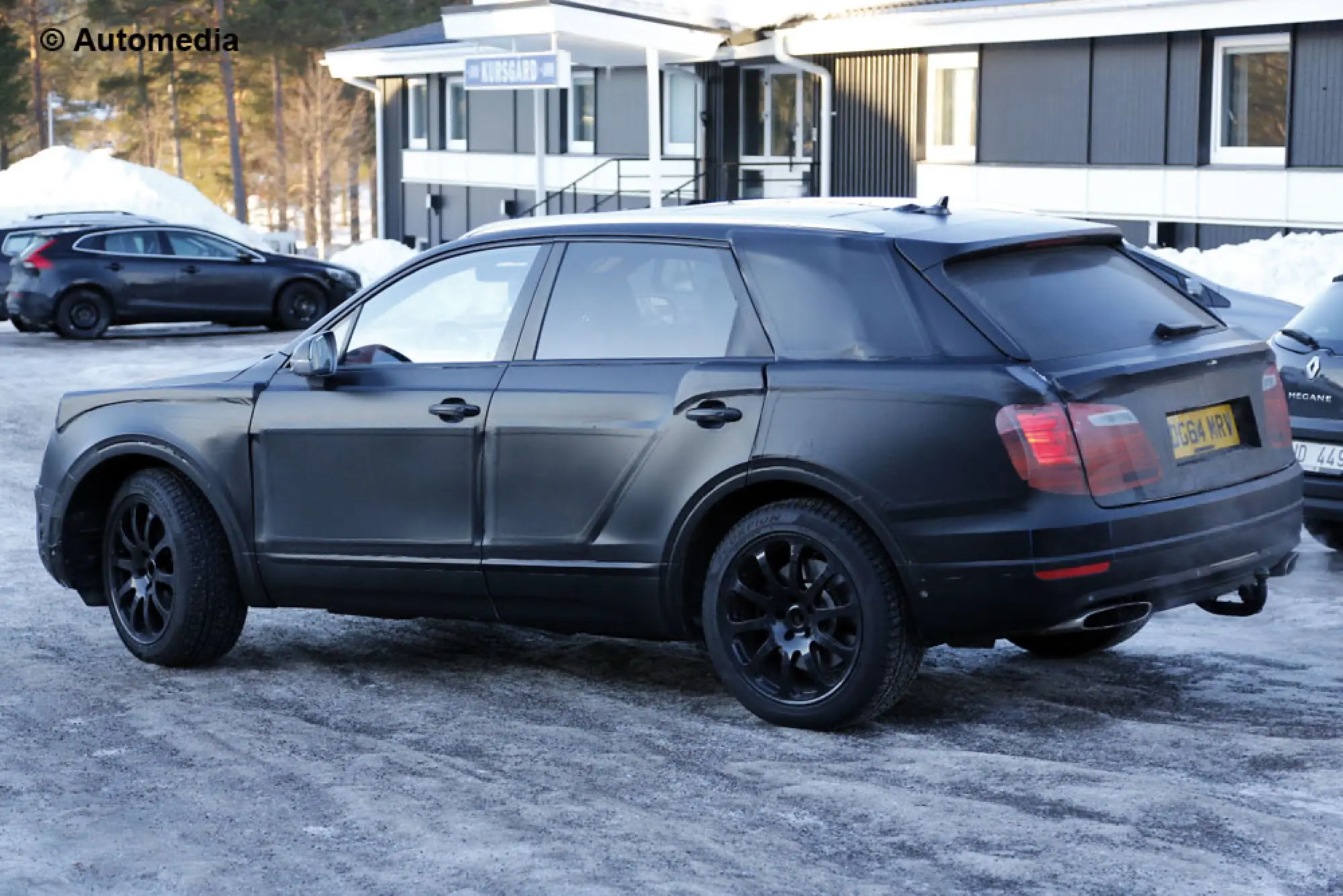 Bentley Bentayga - Foto spia 23-02-2015 - 5