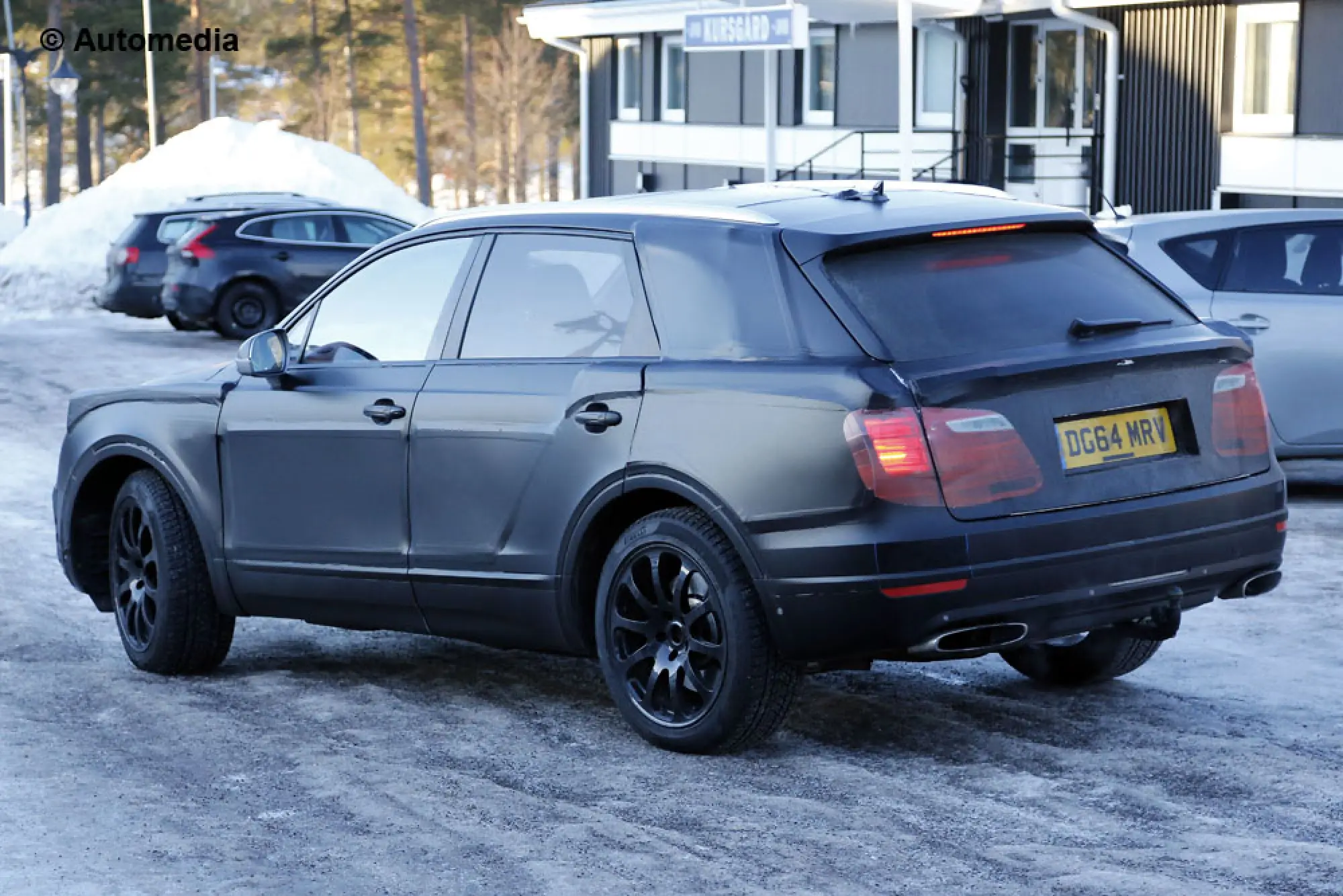 Bentley Bentayga - Foto spia 23-02-2015 - 6