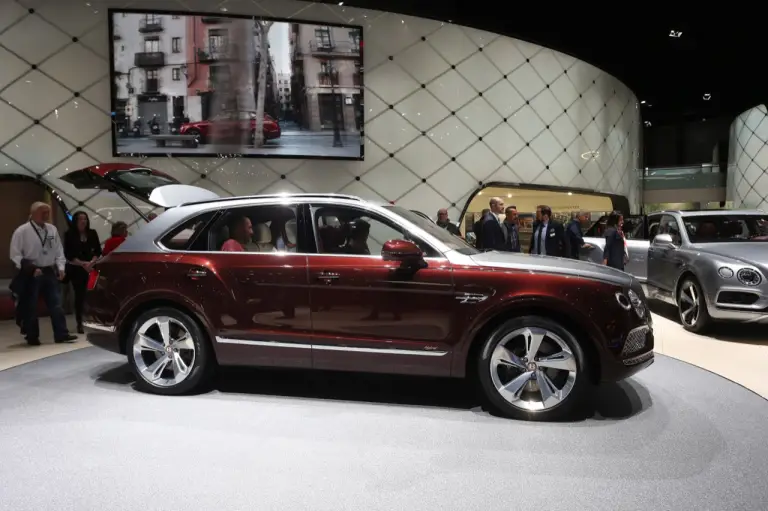 Bentley Bentayga Hybrid - Salone di Ginevra 2018 - 1