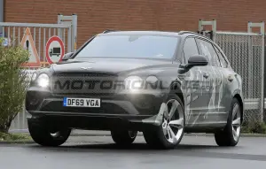 Bentley Bentayga LWB - Foto spia 22-10-2020