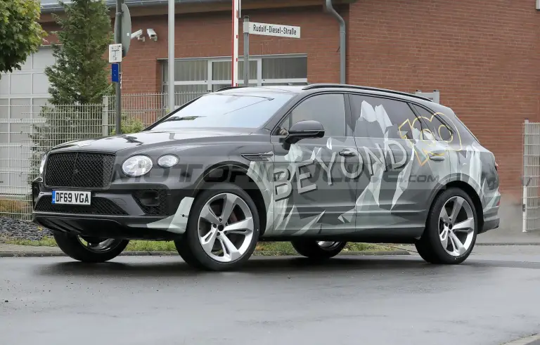 Bentley Bentayga LWB - Foto spia 22-10-2020 - 4