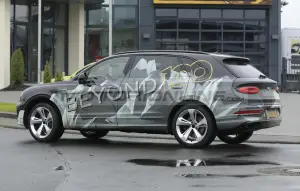 Bentley Bentayga LWB - Foto spia 22-10-2020