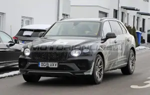 Bentley Bentayga LWB - Foto spia 27-01-2021