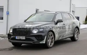 Bentley Bentayga LWB - Foto spia 27-01-2021