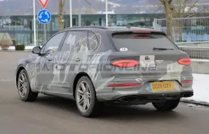Bentley Bentayga LWB - Foto spia 27-01-2021