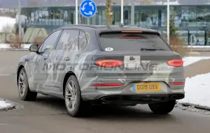 Bentley Bentayga LWB - Foto spia 27-01-2021