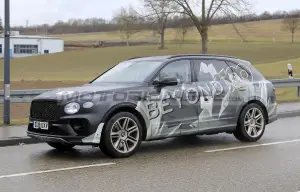 Bentley Bentayga LWB - Foto spia 27-01-2021