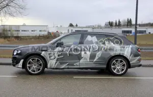 Bentley Bentayga LWB - Foto spia 27-01-2021