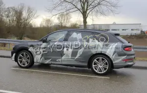 Bentley Bentayga LWB - Foto spia 27-01-2021