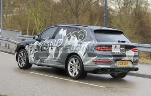 Bentley Bentayga LWB - Foto spia 27-01-2021
