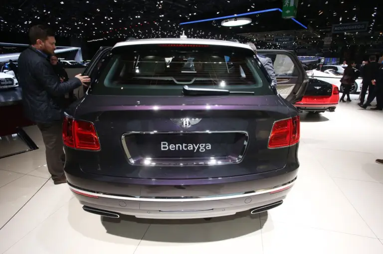 Bentley Bentayga Mulliner - Salone di Ginevra 2017 - 5