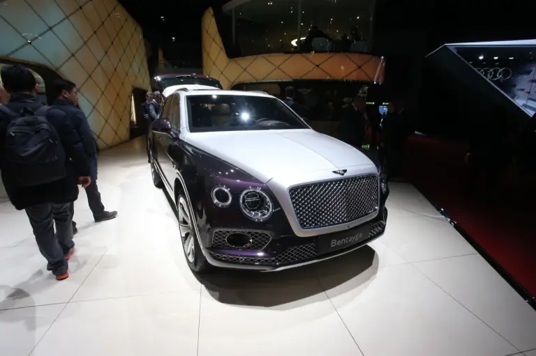 Bentley Bentayga Mulliner - Salone di Ginevra 2017 - 10