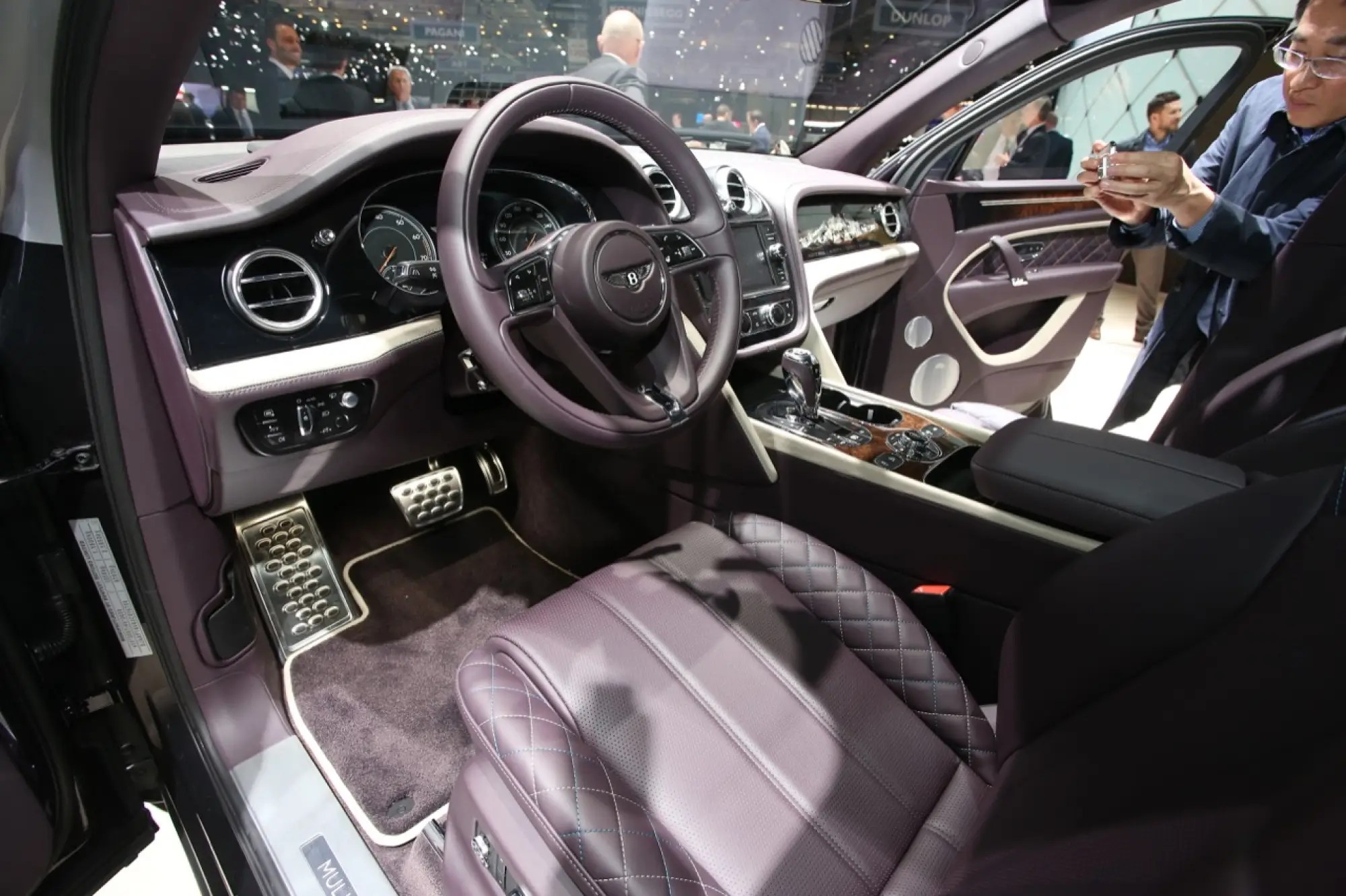Bentley Bentayga Mulliner - Salone di Ginevra 2017 - 11