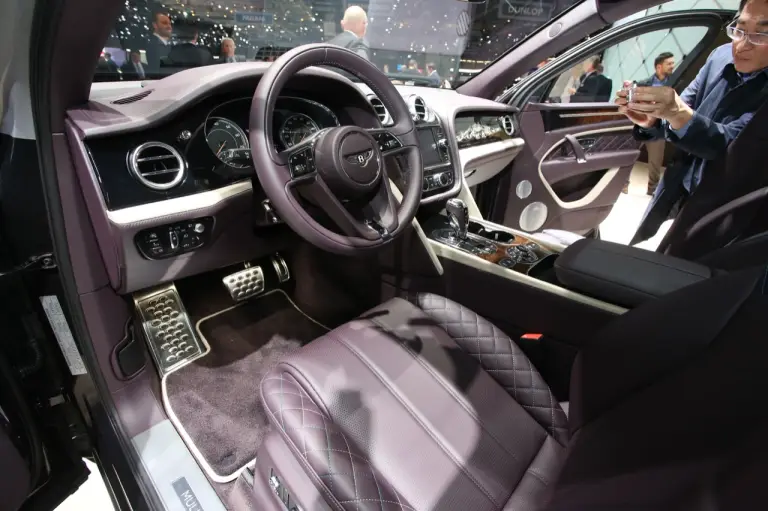 Bentley Bentayga Mulliner - Salone di Ginevra 2017 - 11