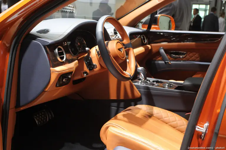 Bentley Bentayga - Salone di Francoforte 2015 - 9