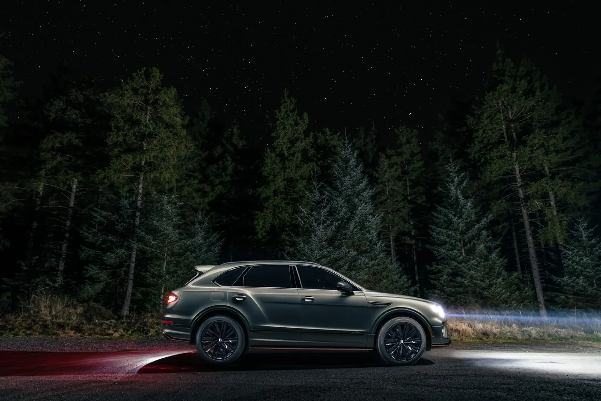 Bentley Bentayga Space Edition - Foto - 10
