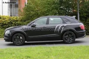 Bentley Bentayga Speed - Foto spia 01-09-2015 - 4