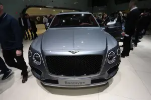 Bentley Bentayga V8 - Salone di Ginevra 2018