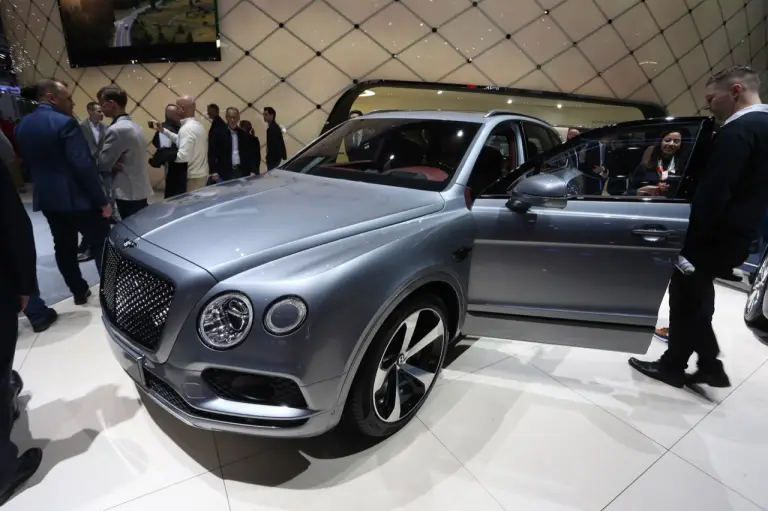 Bentley Bentayga V8 - Salone di Ginevra 2018 - 6