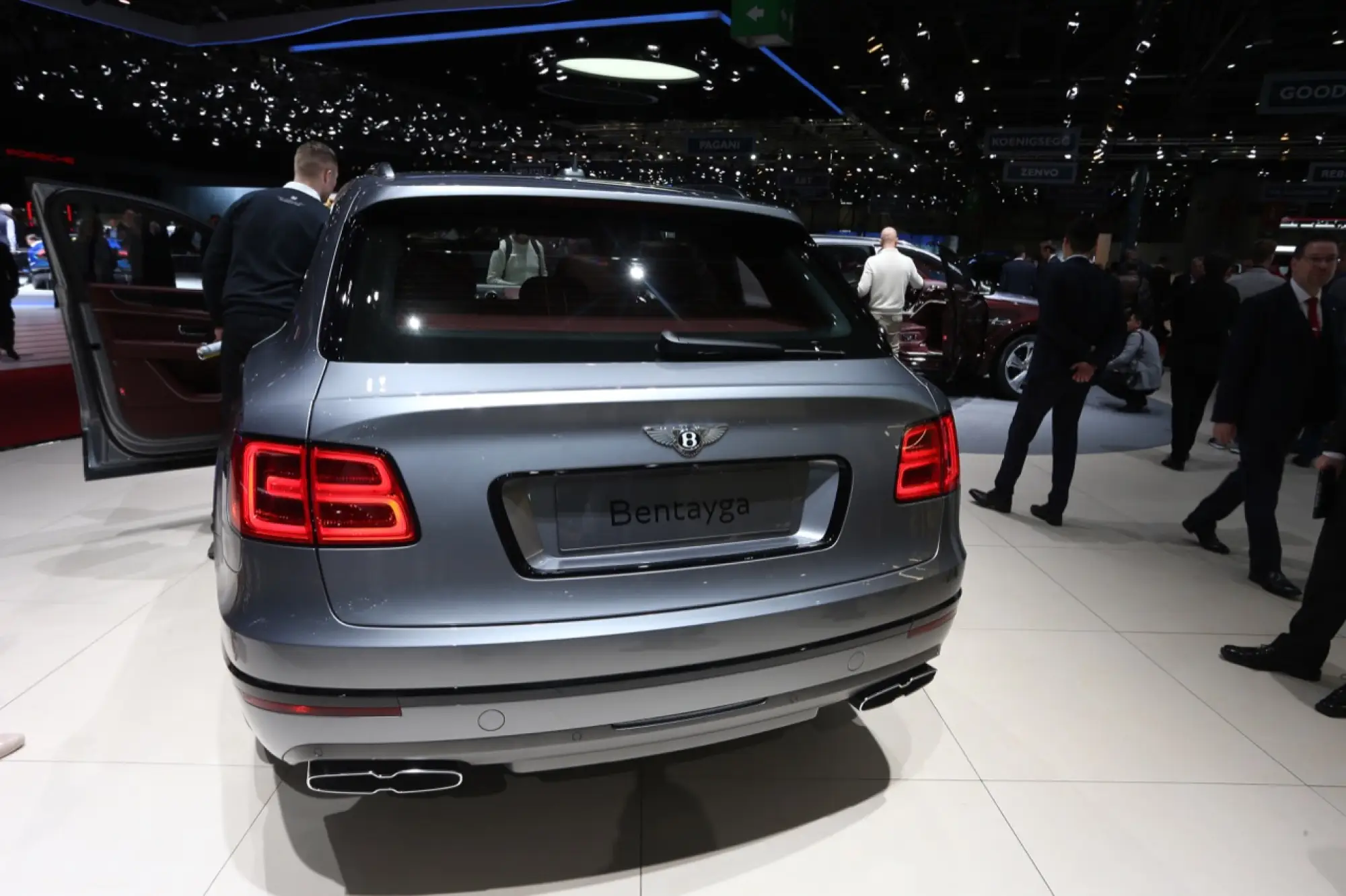 Bentley Bentayga V8 - Salone di Ginevra 2018 - 7