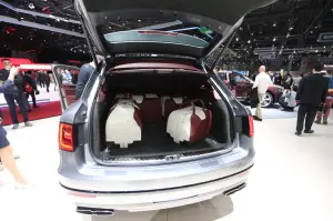 Bentley Bentayga V8 - Salone di Ginevra 2018 - 8