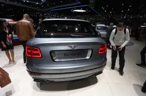 Bentley Bentayga V8 - Salone di Ginevra 2018