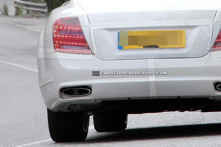 Bentley Continental Flying Spur restyling foto spia agosto 2012 - 4