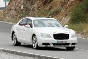 Bentley Continental Flying Spur restyling foto spia agosto 2012 - 6