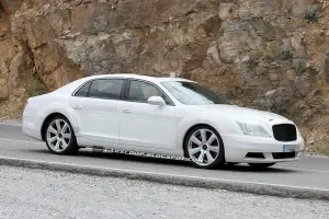 Bentley Continental Flying Spur restyling foto spia agosto 2012 - 8