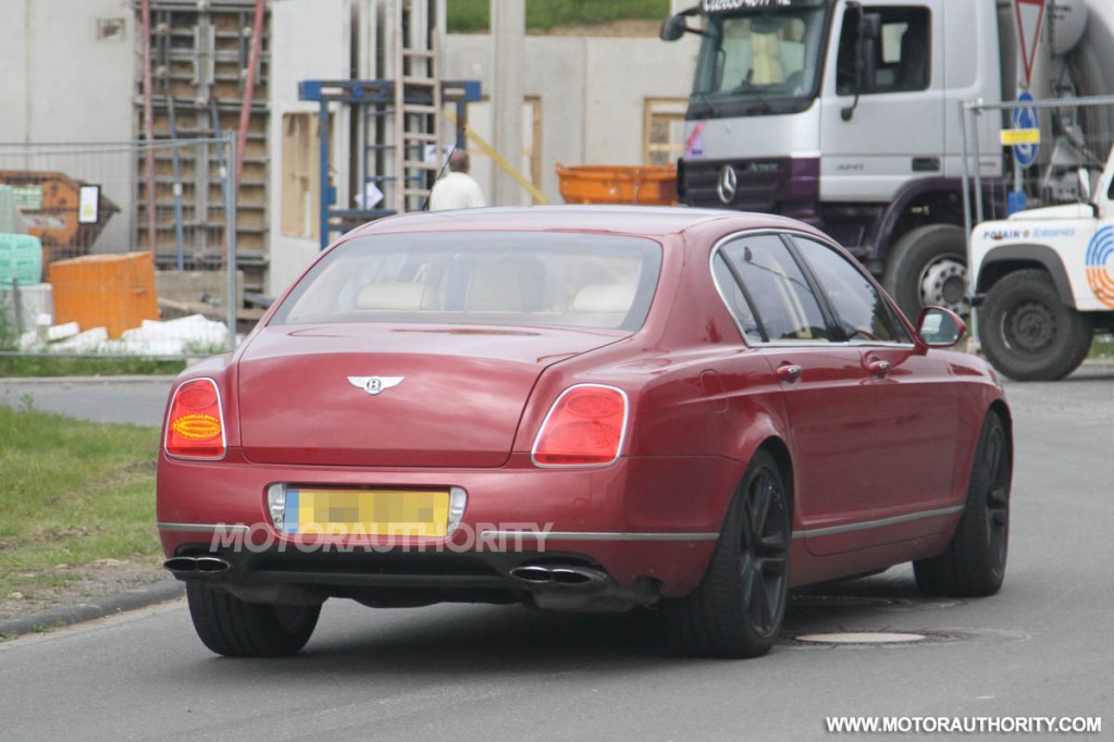 Bentley Continental Flying Spur V8 foto spia